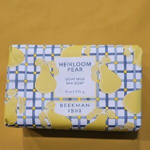 NWT - Beekman 1802 Heirloom Pear Goat Milk Bar Soap - Yellow and White 9OZ